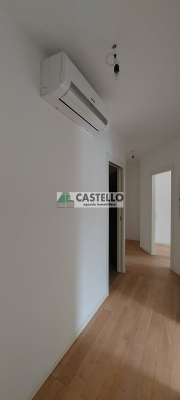 Cadoneghe Castagnara su fabbricato di recente costruzione a due passi dai servizi proponiamo inte...