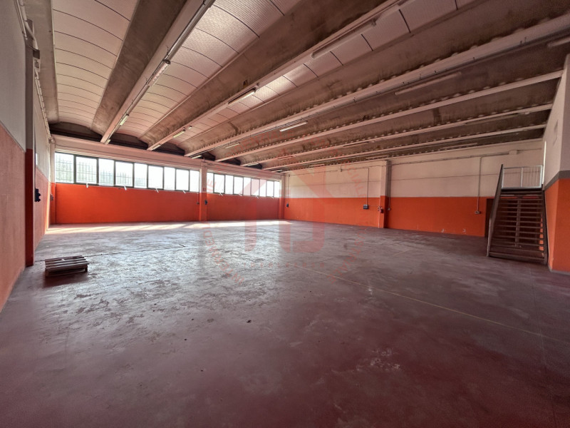 RIF: SR510 VICENZA - MONTEGALDA Proponiamo in locazione capannone produttivo (D/01) di 500 mq con...