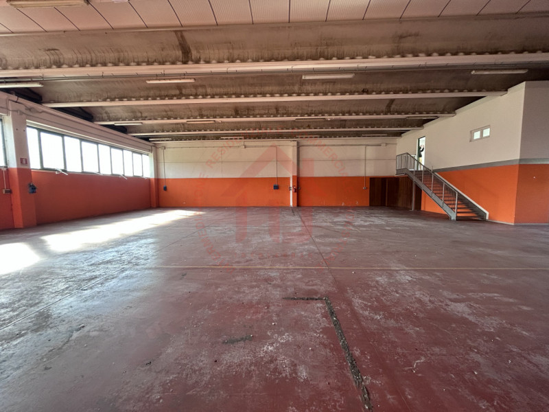 RIF: SR510 VICENZA - MONTEGALDA Proponiamo in locazione capannone produttivo (D/01) di 500 mq con...