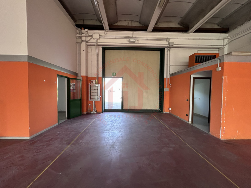 RIF: SR510 VICENZA - MONTEGALDA Proponiamo in locazione capannone produttivo (D/01) di 500 mq con...