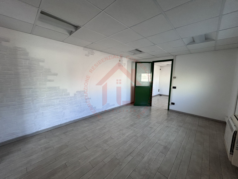 RIF: SR510 VICENZA - MONTEGALDA Proponiamo in locazione capannone produttivo (D/01) di 500 mq con...