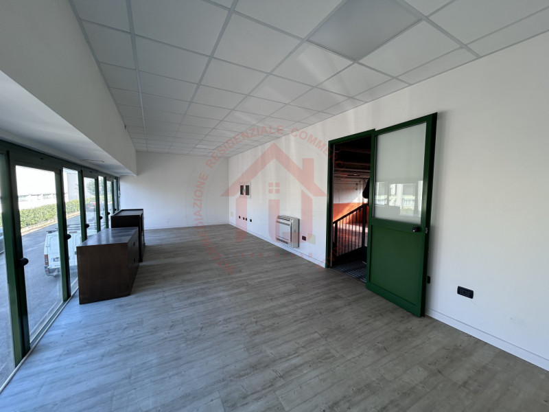 RIF: SR510 VICENZA - MONTEGALDA Proponiamo in locazione capannone produttivo (D/01) di 500 mq con...