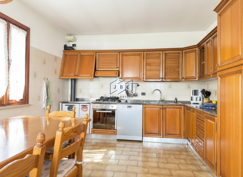 ORMELLE - (TV)
Proponiamo in esclusiva a Ormelle casa  bifamiliare degli anni '80 con superficie ...