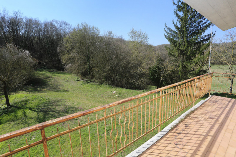 Barbarano Mossano (VI), ci troviamo nella zona di Mossano, Via Monti, dalla strada pubblica si pe...