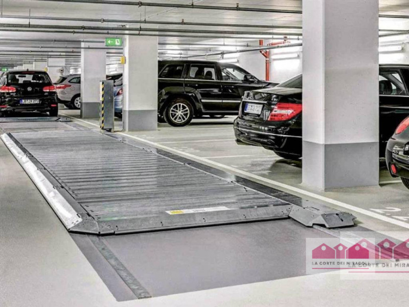 VICENZA: CENTRO STORICO, A POCHI PASSI DA CORSO PALLADIO, PROPONIAMO IN VENDITA POSTO AUTO MECCAN...