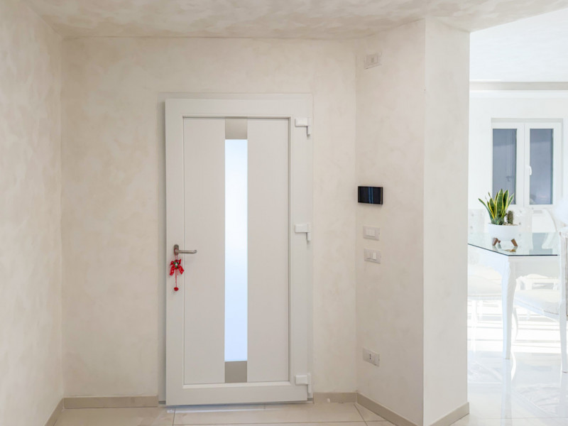 (Per INFO Vittorio 3517343301) Proponiamo in vendita una splendida porzione di bifamiliare situat...