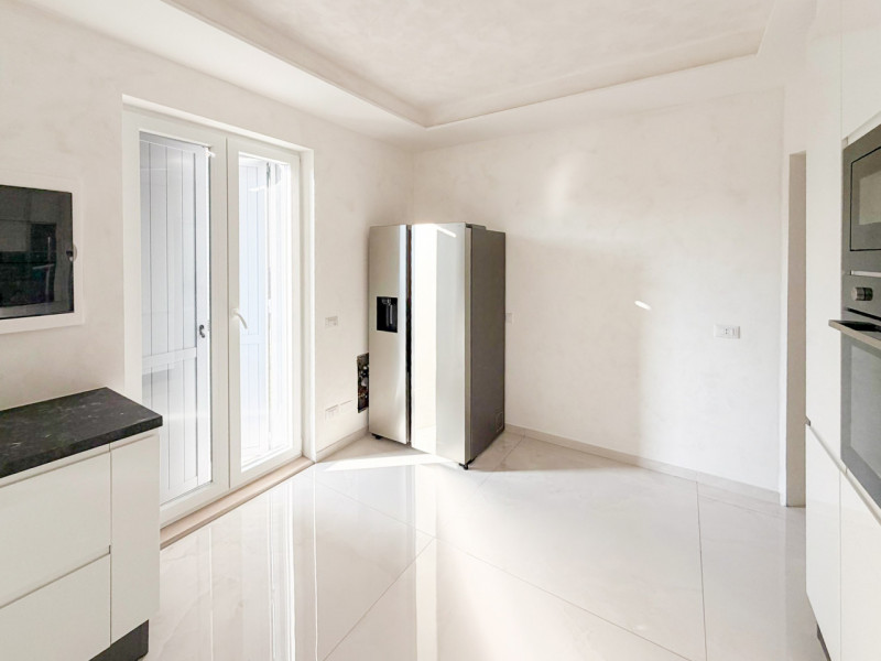 (Per INFO Vittorio 3517343301) Proponiamo in vendita una splendida porzione di bifamiliare situat...