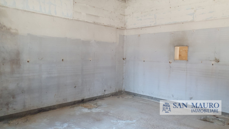 VICENZA Loc. CAMPEDELLO: A pochi minuti dalla città e all'ingresso della tangenziale sud proponia...