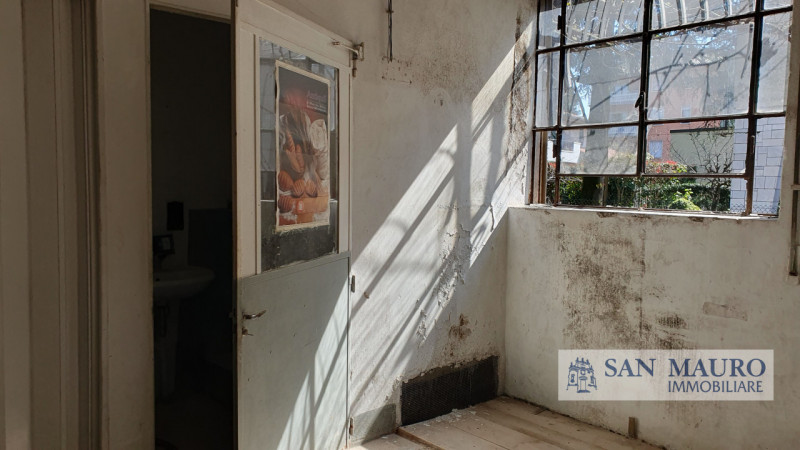 VICENZA Loc. CAMPEDELLO: A pochi minuti dalla città e all'ingresso della tangenziale sud proponia...