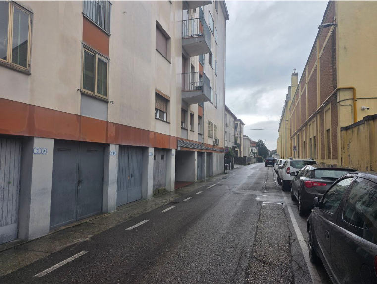 ASTA IMMOBILIARE - PADOVA quartiere ARCELLA/SAN CARLO, via Moroni, APPARTAMENTO al piano quarto s...