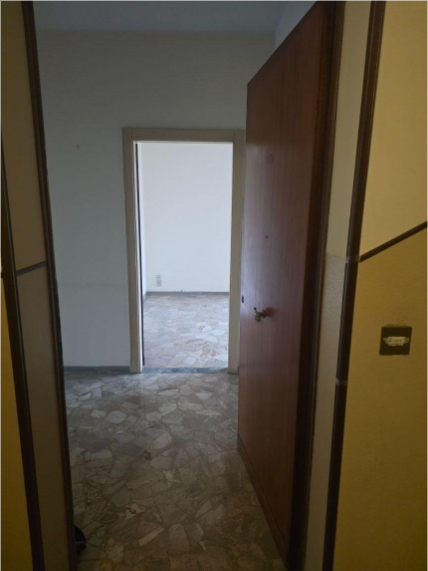 ASTA IMMOBILIARE - PADOVA quartiere ARCELLA/SAN CARLO, via Moroni, APPARTAMENTO al piano quarto s...