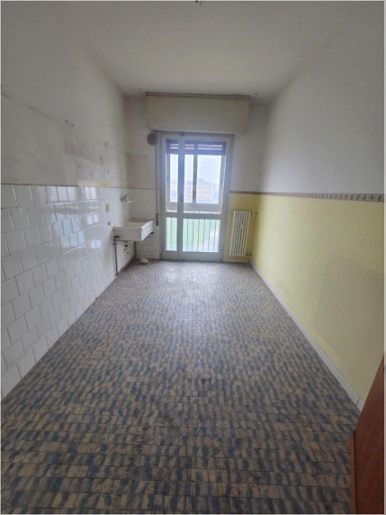 ASTA IMMOBILIARE - PADOVA quartiere ARCELLA/SAN CARLO, via Moroni, APPARTAMENTO al piano quarto s...