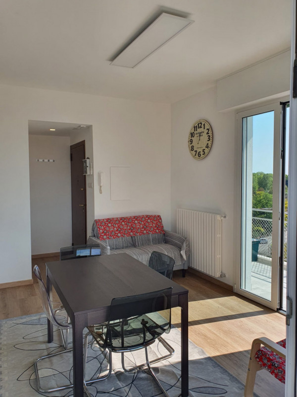 Proponiamo in affitto STANZA in un elegante appartamento situato nel comune di Padova, ideale per...