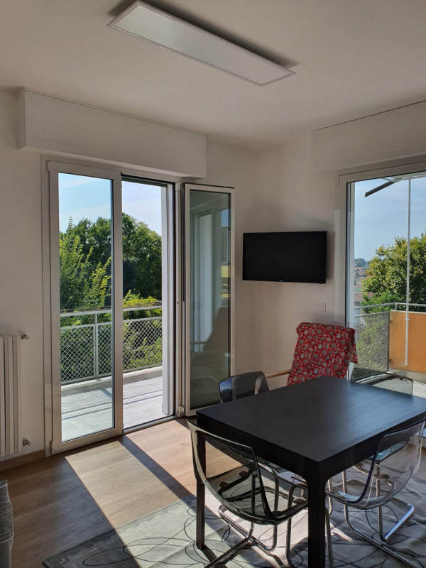 Proponiamo in affitto STANZA in un elegante appartamento situato nel comune di Padova, ideale per...