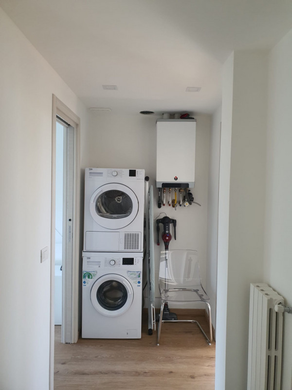 Proponiamo in affitto STANZA in un elegante appartamento situato nel comune di Padova, ideale per...