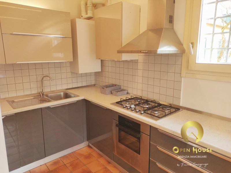OPEN HOUSE by Franco Savegnago propone in locazione appartamento completamente arredato in piccol...