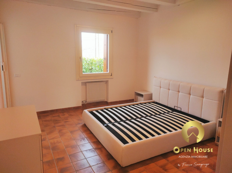 OPEN HOUSE by Franco Savegnago propone in locazione appartamento completamente arredato in piccol...