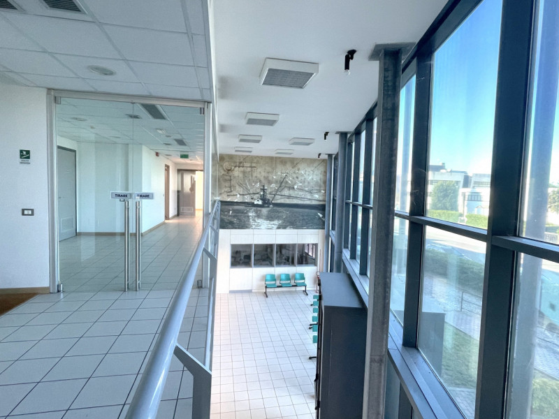 ZONA INDUSTRIALE DI CONSELVE - BAGNOLI DI SOPRA.

Prestigioso Ufficio di complessivi 170 mq. circ...