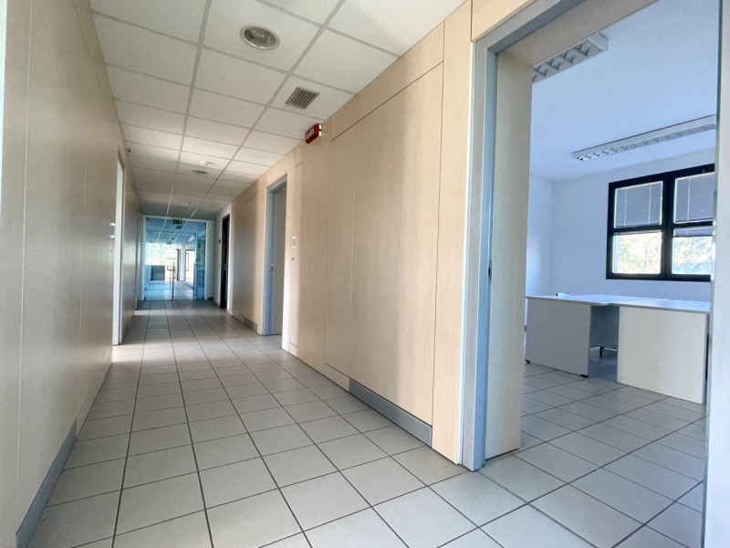 ZONA INDUSTRIALE DI CONSELVE - BAGNOLI DI SOPRA.

Prestigioso Ufficio di complessivi 170 mq. circ...