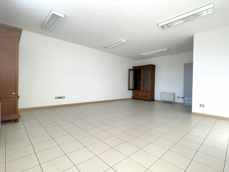 ZONA INDUSTRIALE DI CONSELVE - BAGNOLI DI SOPRA.

Prestigioso Ufficio di complessivi 170 mq. circ...