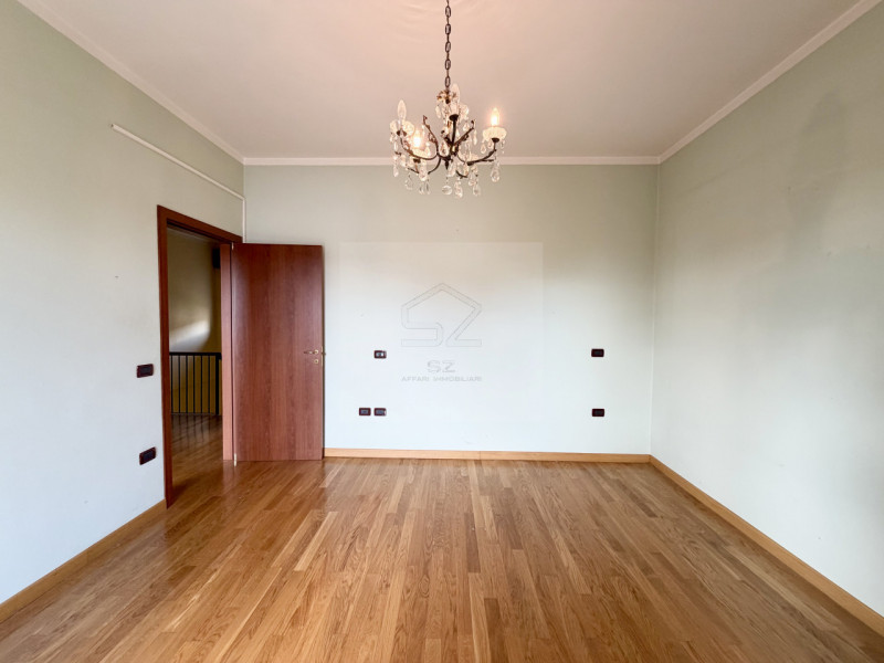 PADOVA - PONTE 4 MARTIRI

PORZIONE DI TRIFAMILIARE DI TESTA COMPLETAMENTE RISTRUTTURATA NEL 2008 ...