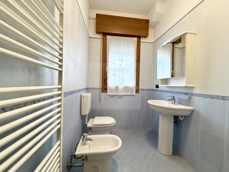 PADOVA - PONTE 4 MARTIRI

PORZIONE DI TRIFAMILIARE DI TESTA COMPLETAMENTE RISTRUTTURATA NEL 2008 ...