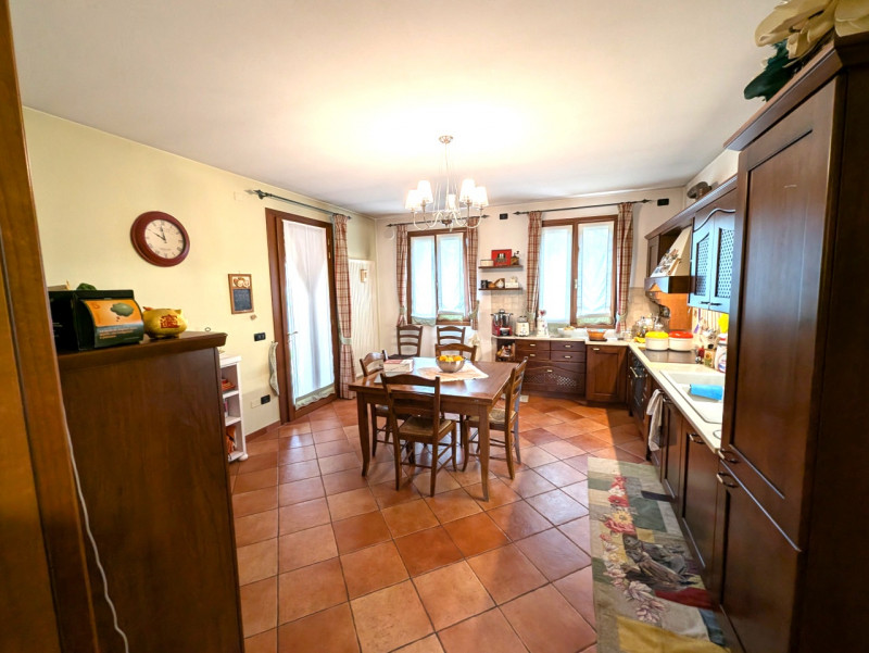 NOSTRA ESCLUSIVA: appena arrivata sul mercato, questa splendida e ampia casa singola situata nell...