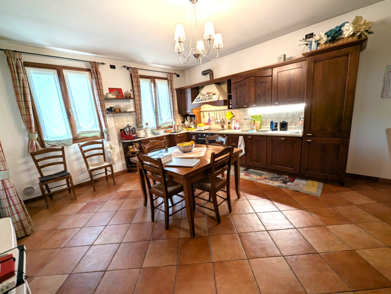 NOSTRA ESCLUSIVA: appena arrivata sul mercato, questa splendida e ampia casa singola situata nell...