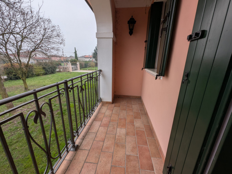 NOSTRA ESCLUSIVA: appena arrivata sul mercato, questa splendida e ampia casa singola situata nell...