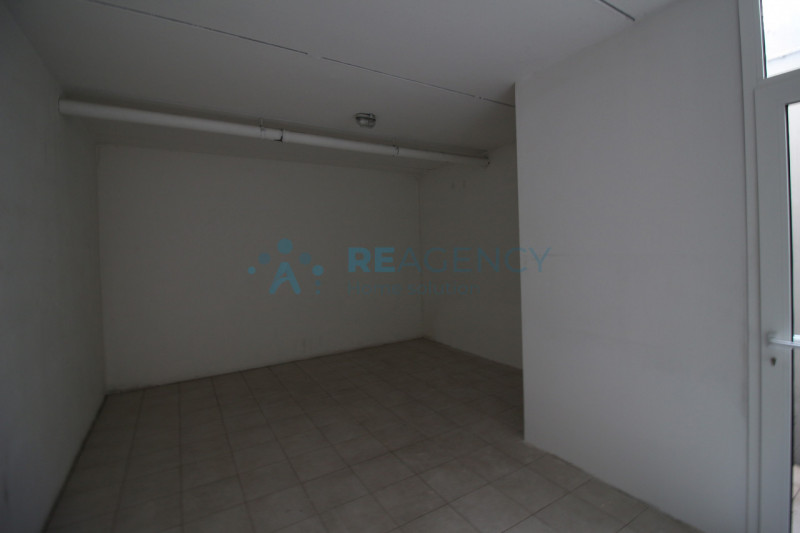 THIENE ZONA BOSCO
Sei alla ricerca di un deposito con garage collegato?
Prezzo euro 100 mensili 
...