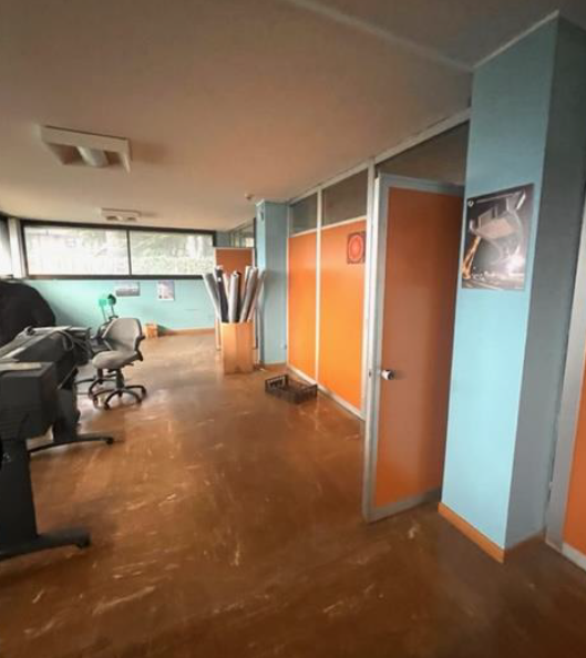 RIF. A.A.42-131

Vendesi all'asta - fabbricato per esigenze commerciali in data 07 maggio 2026

D...