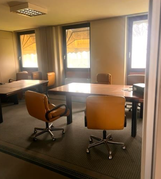 RIF. A.A.42-131

Vendesi all'asta - fabbricato per esigenze commerciali in data 07 maggio 2026

D...