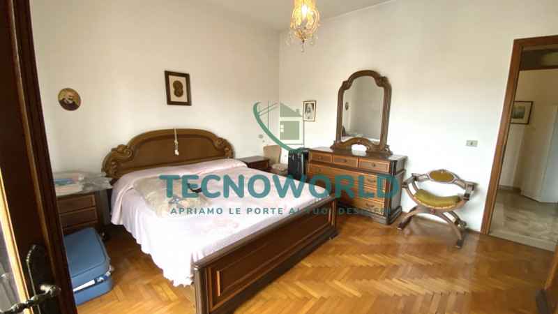 Marano Centro. Abitazione indipendente, affianca su di un lato, ubicata nel centro di Marano Vice...