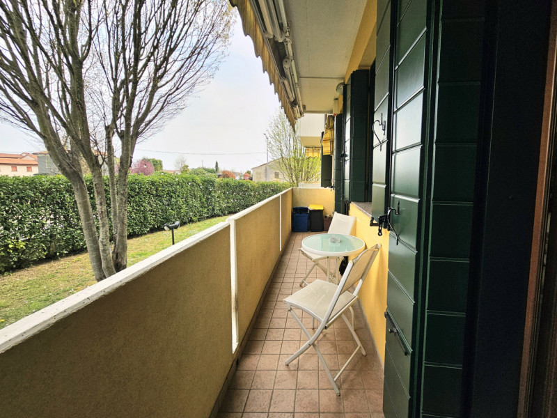 Proponiamo in vendita, nella tranquilla località Deserto di Sant’Elena, un elegante appartamento ...