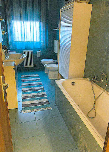 RIF. A.A.56-22

Vendesi all'asta - appartamento al 2° piano con garage in data 11 maggio 2026

De...