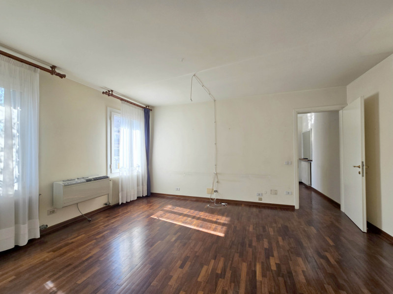 TREVISO S.M.ROVERE a 2km da Porta S.Tommaso vendesi in contesto di costruzioni d'epoca vendesi pa...