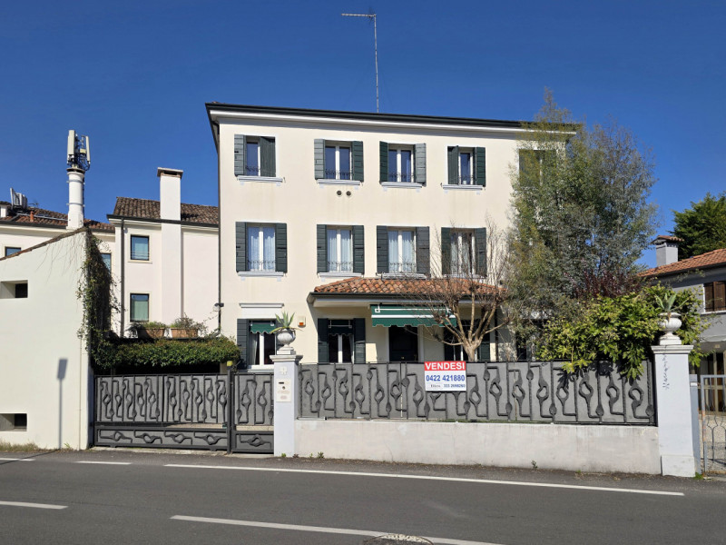 TREVISO S.M.ROVERE a 2km da Porta S.Tommaso vendesi in contesto di costruzioni d'epoca vendesi pa...