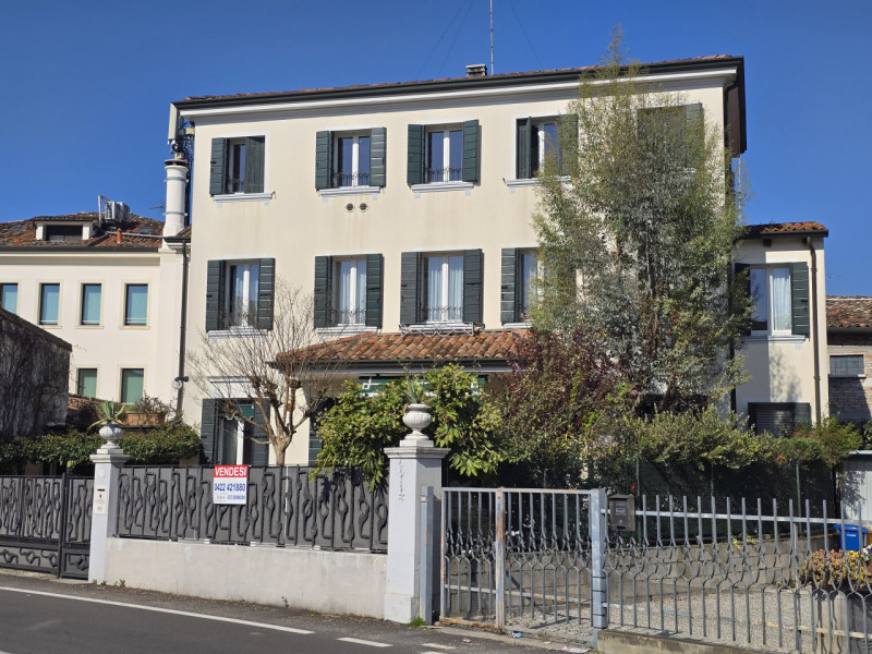 TREVISO S.M.ROVERE a 2km da Porta S.Tommaso vendesi in contesto di costruzioni d'epoca vendesi pa...