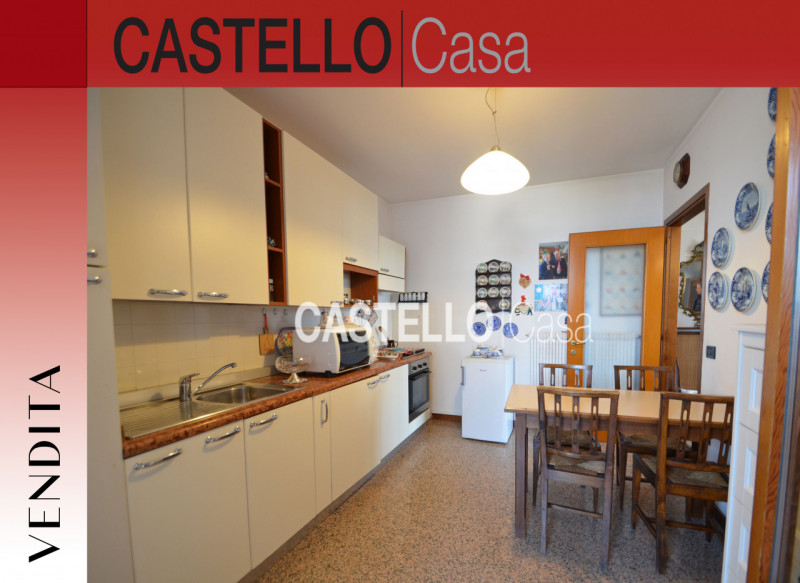 Nel centro di Castelfranco, proponiamo in vendita un elegante appartamento trilocale di 83 mq sit...