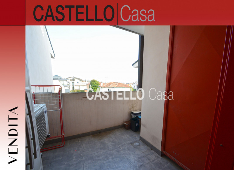 Nel centro di Castelfranco, proponiamo in vendita un elegante appartamento trilocale di 83 mq sit...