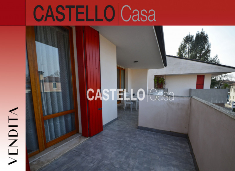 Nel centro di Castelfranco, proponiamo in vendita un elegante appartamento trilocale di 83 mq sit...