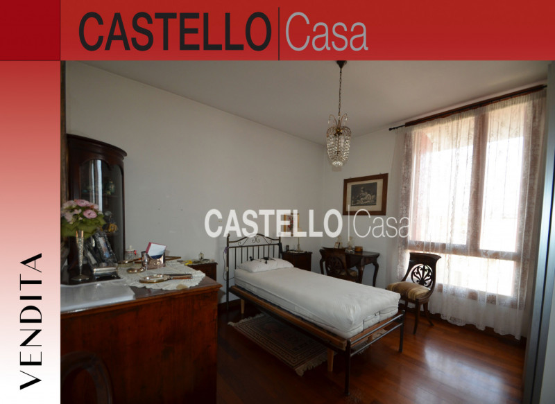 Nel centro di Castelfranco, proponiamo in vendita un elegante appartamento trilocale di 83 mq sit...