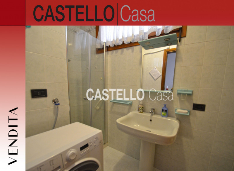 Nel centro di Castelfranco, proponiamo in vendita un elegante appartamento trilocale di 83 mq sit...