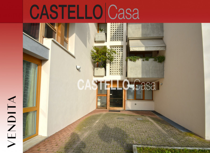 Nel centro di Castelfranco, proponiamo in vendita un elegante appartamento trilocale di 83 mq sit...