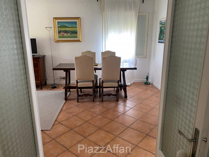 A Pegolotte, nel cuore del paese, in zona residenziale lontana dal traffico e dai rumori proponia...