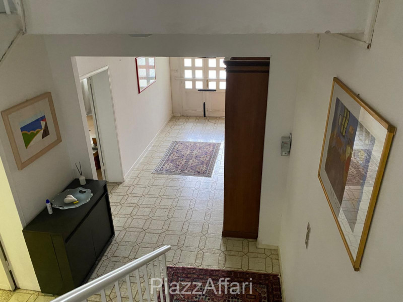 A Pegolotte, nel cuore del paese, in zona residenziale lontana dal traffico e dai rumori proponia...