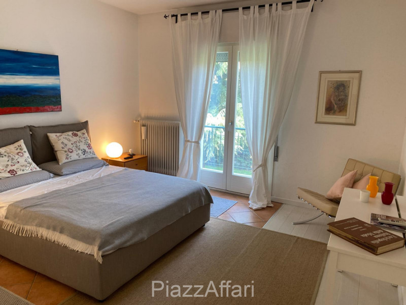 A Pegolotte, nel cuore del paese, in zona residenziale lontana dal traffico e dai rumori proponia...