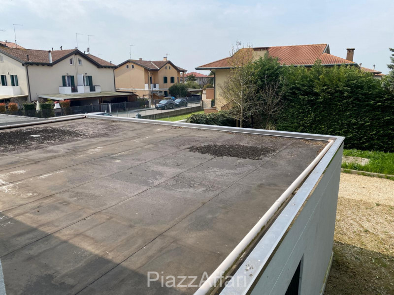 A Pegolotte, nel cuore del paese, in zona residenziale lontana dal traffico e dai rumori proponia...