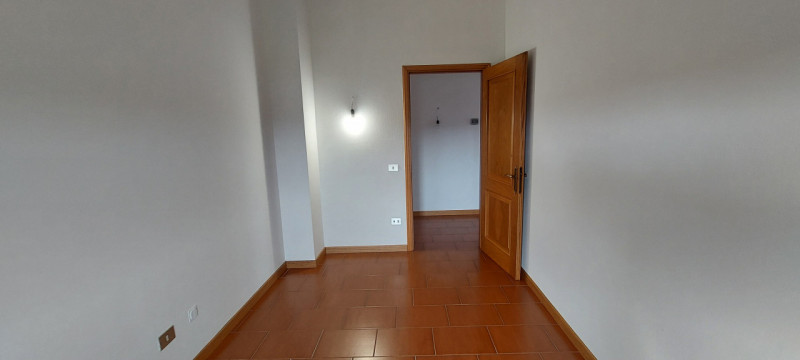 In posizione strategica tra Padova e Cittadella, nel comune di Curtarolo, proponiamo in affitto u...