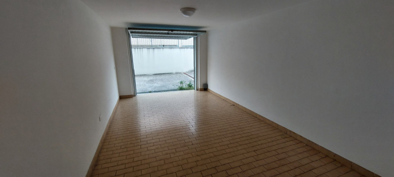 In posizione strategica tra Padova e Cittadella, nel comune di Curtarolo, proponiamo in affitto u...